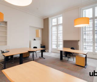 Bureau privé 32 m² 6 postes Coworking Rue des Petits Champs Paris 75002 - photo 3
